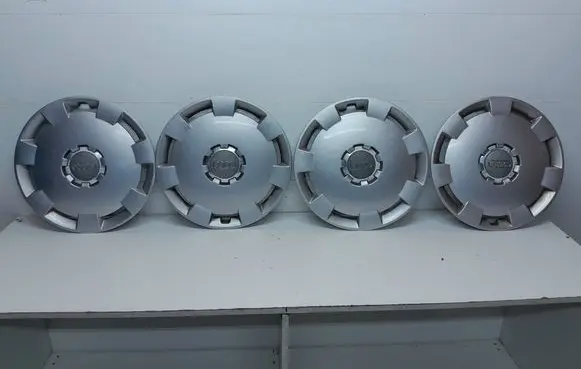 Audi A3 S3 8P R16 wheel hub/cap/trim 8P0601147A