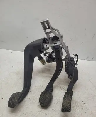 Audi A4 S4 B6 8E 8H Pedal assembly 