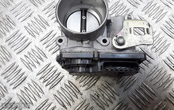 Mazda CX-3 Throttle valve pe013640bk423b