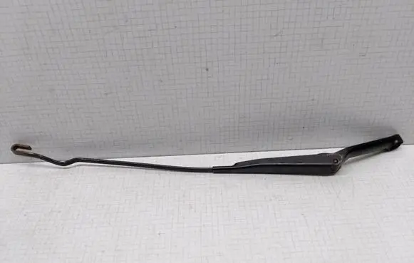 Opel Vectra B Front wiper blade arm 90504175RH