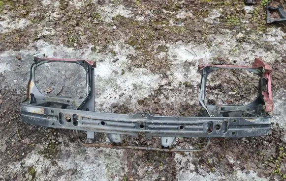 Mercedes-Benz E W124 Front bodywork piece 
