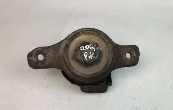 Subaru Outback Engine mount bracket