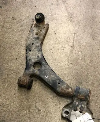 Volvo V40 Front lower control arm/wishbone av613a262da