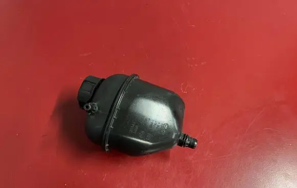 BMW X3 G01 Coolant expansion tank/reservoir 8610661 17138610661
