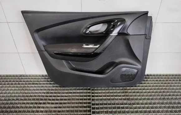 Renault Kadjar Coupe rear side trim panel 