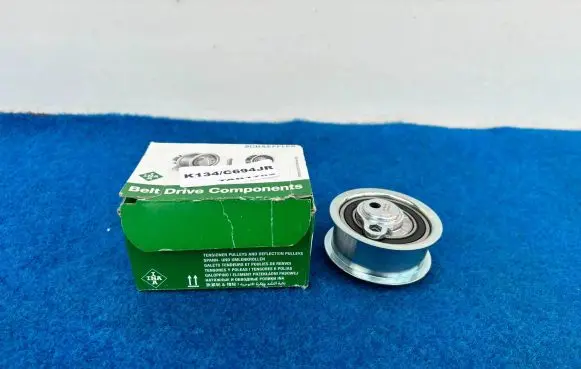 Volkswagen Golf VI Timing belt tensioner 53182510