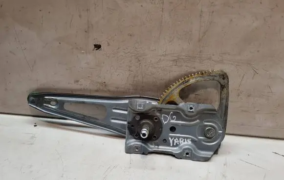 Toyota Yaris Rear door manual window regulator 