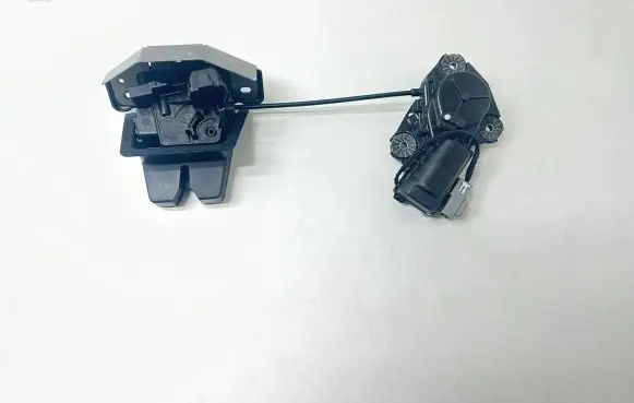 Volvo S90, V90 Loading door lock 31349975