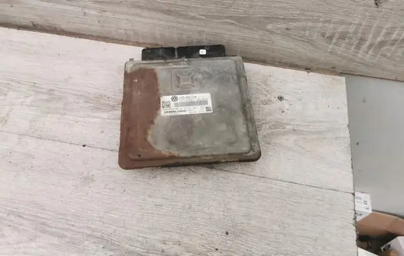 Volkswagen PASSAT B6 Engine control unit/module 03G906018