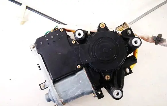 Mitsubishi Space Wagon Rear door window regulator motor mr462364 062020-0541