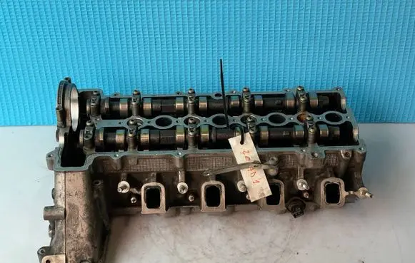 BMW 3 E46 Engine head 22466019
