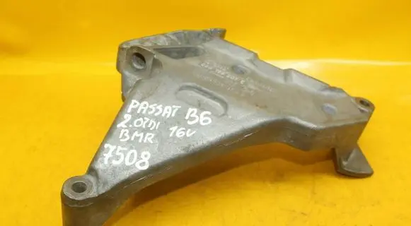 Volkswagen PASSAT B6 Engine mounting bracket 03G199207E