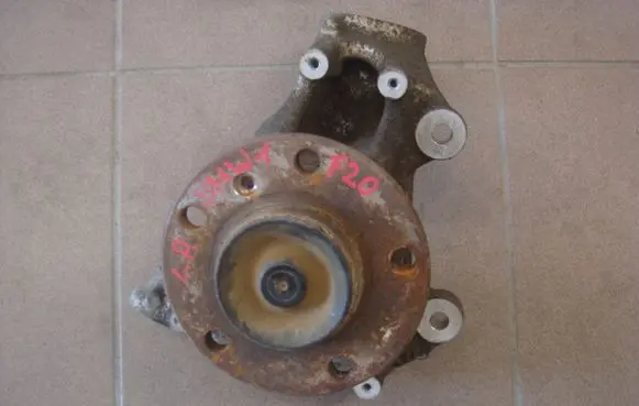 BMW 1 F20 F21 Front wheel hub spindle knuckle
