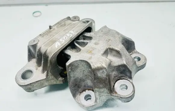 Engine mount bracket