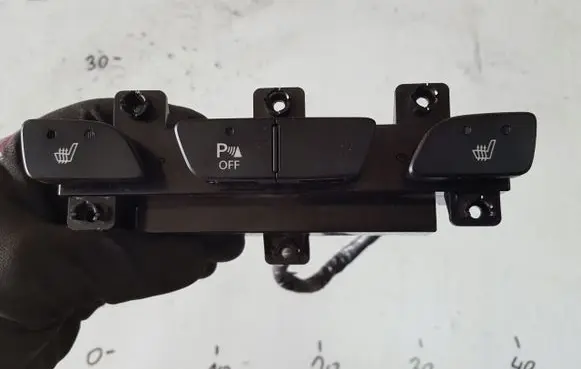 Hyundai ix35 Seat heating switch 