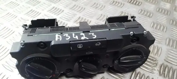 Volkswagen Golf V Climate control unit