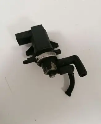 Audi A4 S4 B6 8E 8H Turbo solenoid valve 1J0906627A