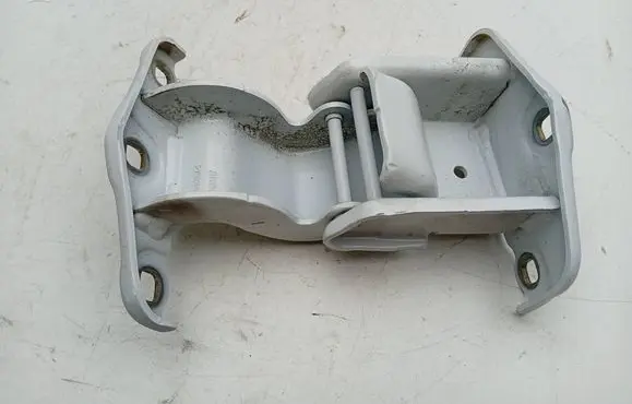 Opel Vivaro Rear door lower hinge 93458937 904108626R