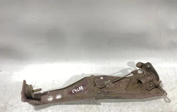 Audi A6 S6 C4 4A Radiator support slam panel bracket 