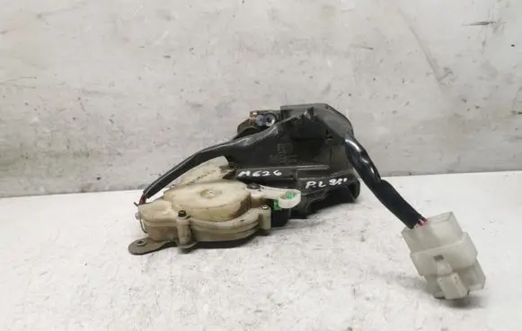Mazda 626 Front door lock