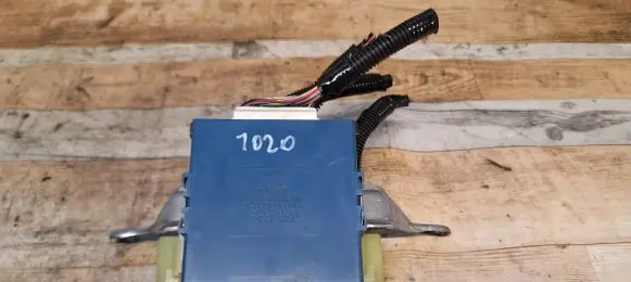 Toyota Corolla Verso AR10 Combustion control unit/module 896180F020 MB1238009021