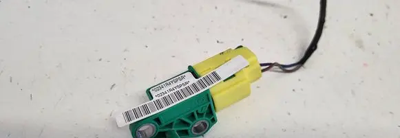 Volkswagen Golf V Airbag deployment crash/impact sensor 8K0973 3235