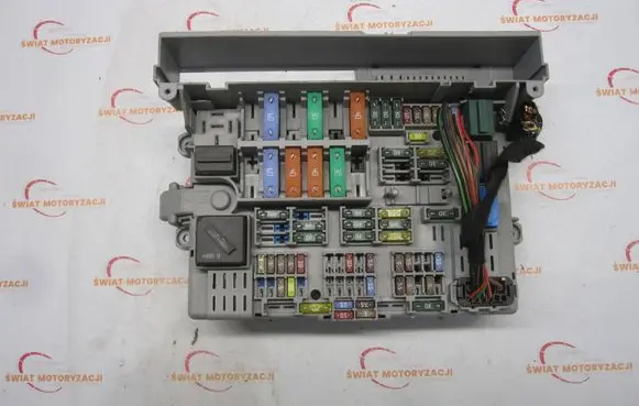 BMW 1 E81 E87 Fuse module 6906623