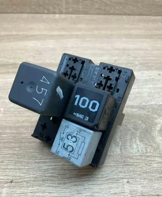 Volkswagen PASSAT B7 Other relay 038907281B 1K093750