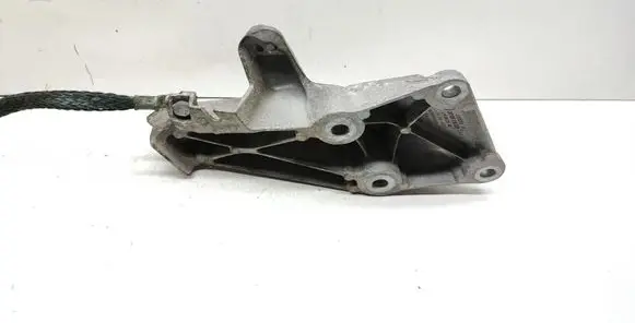 BMW 1 E81 E87 Engine mounting bracket 6776529 22116776529