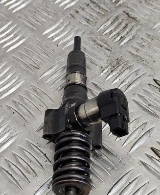 Volkswagen PASSAT B6 Fuel injector 000130073SX
