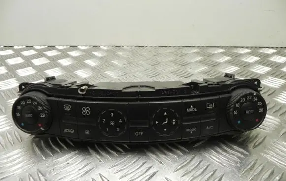 Mercedes-Benz E W211 Climate control unit A2118300390 Y745
