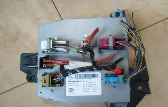 Mercedes-Benz C W205 Comfort/convenience module 205900818 NE69231