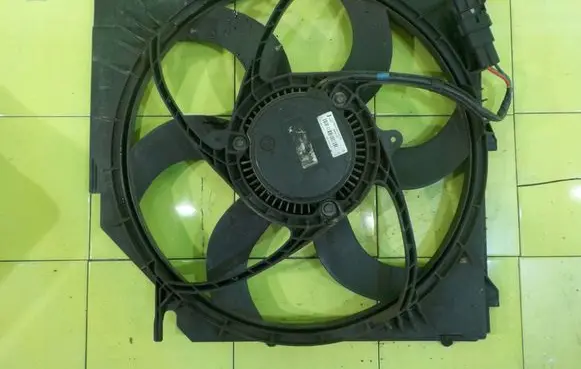 BMW X3 E83 Fan set 3111008