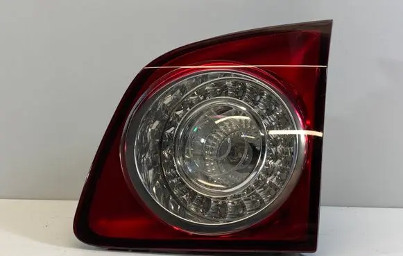 Volkswagen Golf Plus Tailgate rear/tail lights 5M0945094J