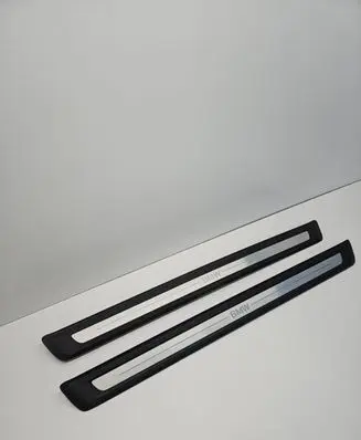 Front sill trim cover
