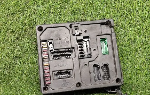 Ford Galaxy Fuse module 7M0962258H