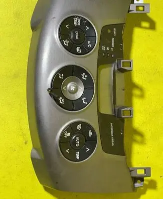 Toyota RAV 4 (XA30) Tailgate/trunk/boot open switch 3P7K3