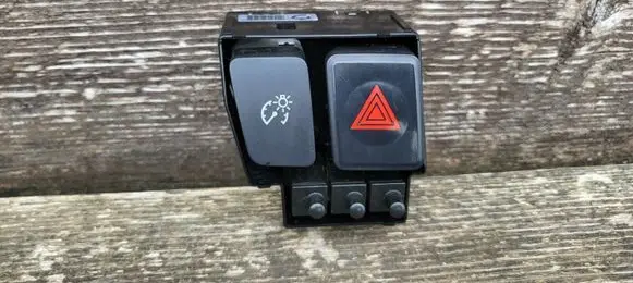 Toyota Prius+ (ZVW40) Hazard light switch 6350C29