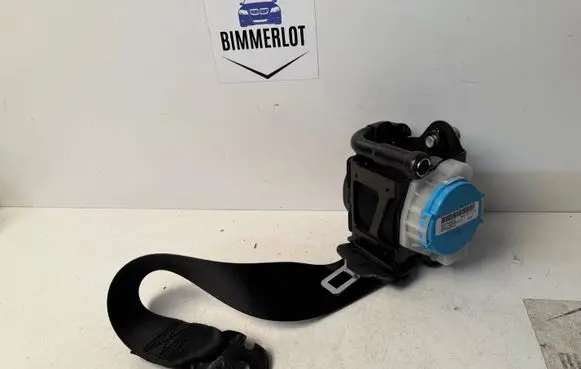 Mercedes-Benz CLA C117 X117 W117 Rear seatbelt 3063559 KR1CH642FZ 308173399228