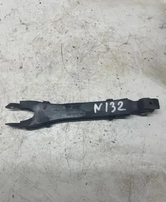 Mercedes-Benz C W204 Rear control arm A2043521288