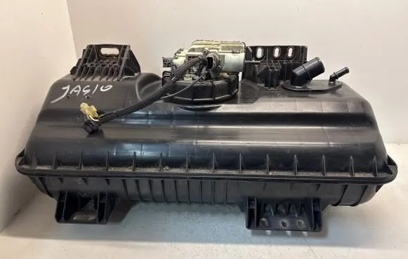 Iveco Daily 6th gen AdBlue liquid reservoir 5801515672 5801471111 0928404024