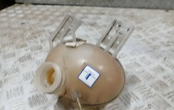 Coolant expansion tank/reservoir