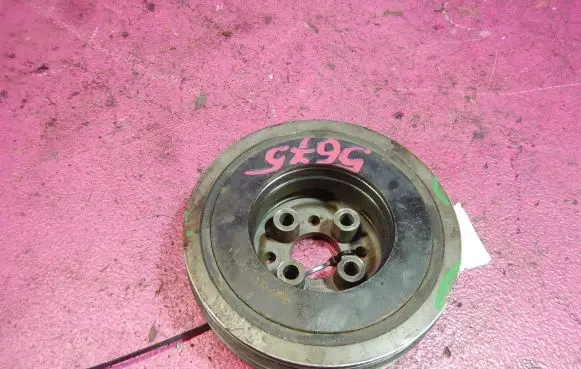 Volkswagen PASSAT B5.5 Crankshaft pulley 038105243F