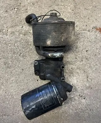 Opel Frontera A Oil filter mounting bracket
