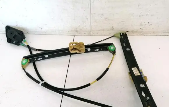 Audi A1 Sliding door window regulator with motor 8X3837462 921235102