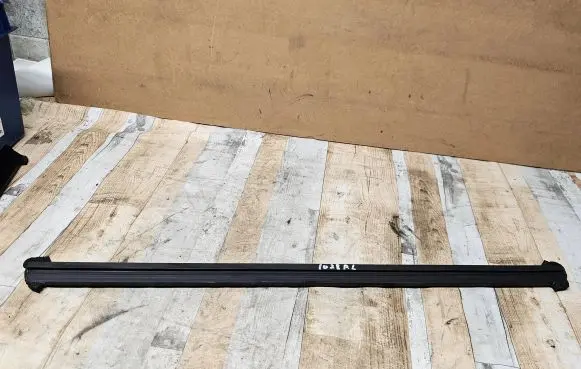 Ford Ranger Front door glass trim molding AB3926201A37AD