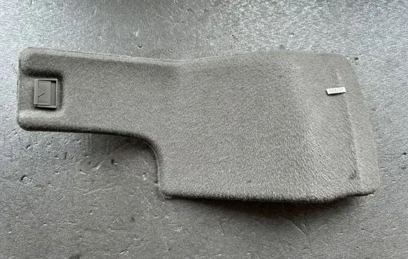 Nissan Patrol Y61 Other trunk/boot trim element 84952VB100