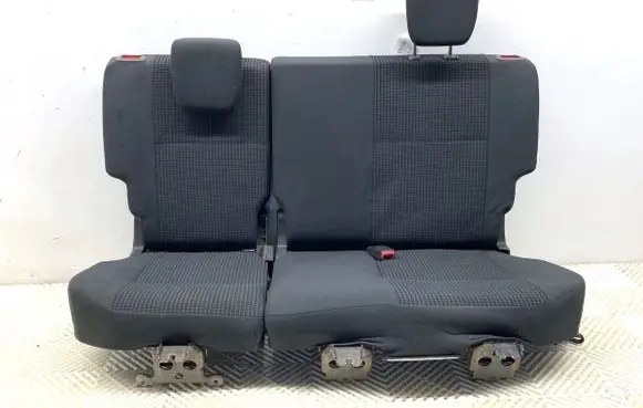 Suzuki Swift I Second row seats 