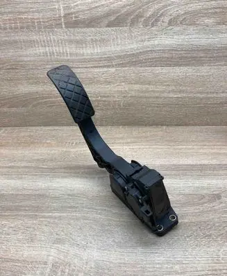 Volkswagen Golf IV Accelerator throttle pedal 1J1723503T 0281002344