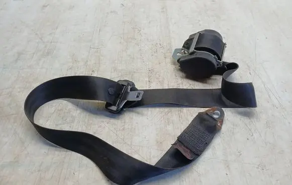Peugeot Partner Front seatbelt 048080